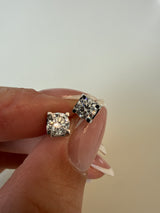 Øreringe, 2 stk. 0,5 ct. Lab diamanter i 10 kt. Hvidguld